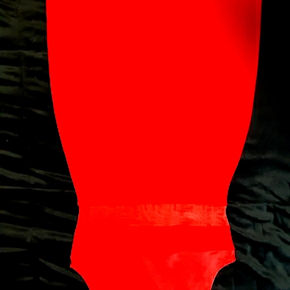 Sexy little red dress - Picture 3 of 4